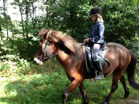 Digur en zijn nieuwe baasje Saar